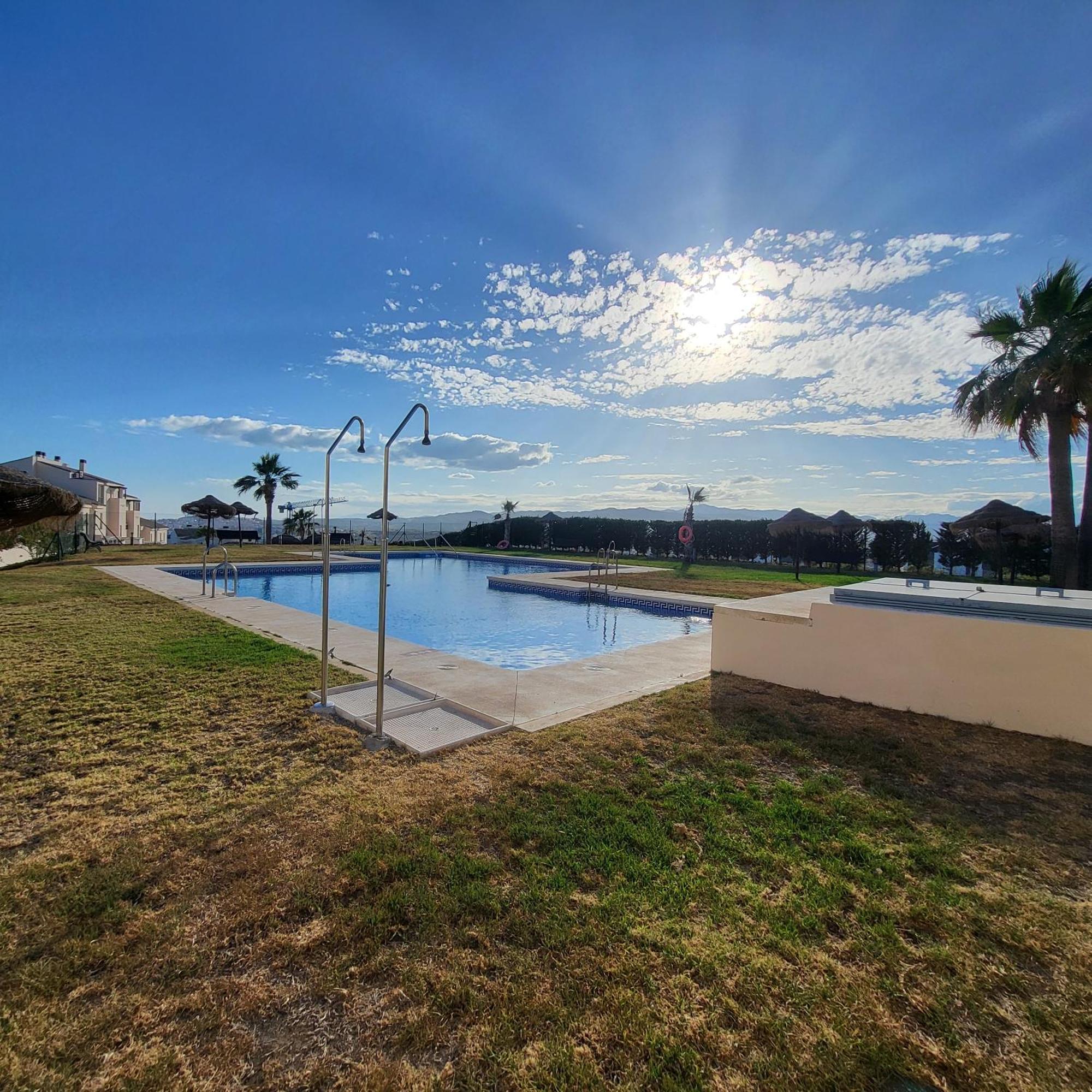 Golf En Baviera Con Vistas Al Mar Caleta De Velez Exterior foto